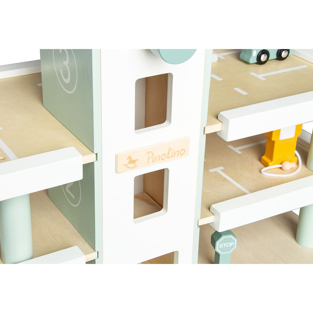 Pinolino Parkeergarage “Kurt” – Houten Speelgarage met 3 Verdiepingen, Lift & Accessoires | FSC®-gecertificeerd