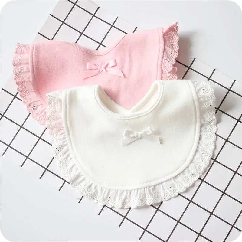 Baby Slabbetje – Katoen met Kant & Strik | Prinsessenstijl, Absorberend