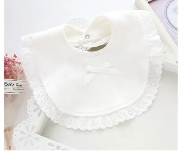 Baby Slabbetje – Katoen met Kant & Strik | Prinsessenstijl, Absorberend