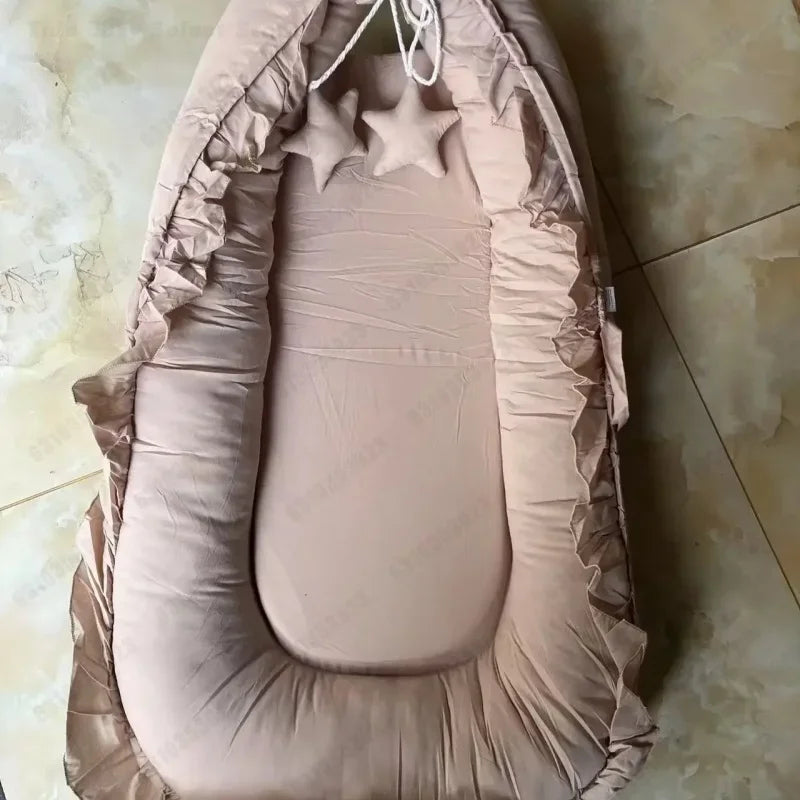 Afneembaar Babynest met Kussen. Comfortabel & Ademend Babymatras