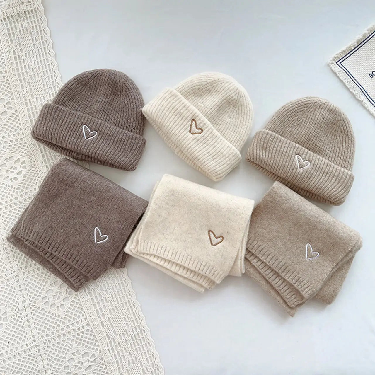 Kinder Sjaal & Muts Set – 2-delig, Gebreid met Hartjes, Unisex | Herfst & Winter