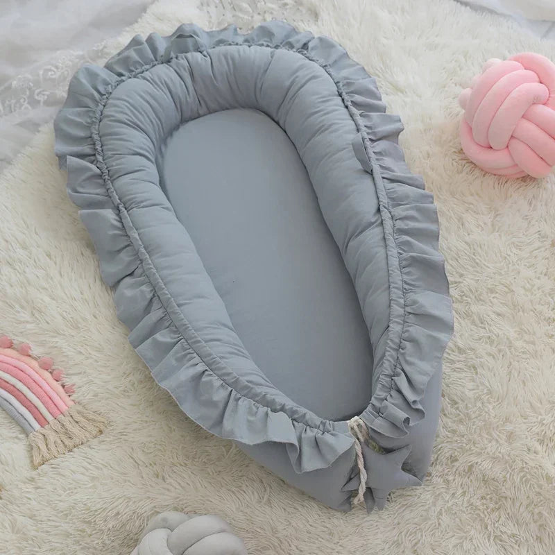 Afneembaar Babynest met Kussen. Comfortabel & Ademend Babymatras