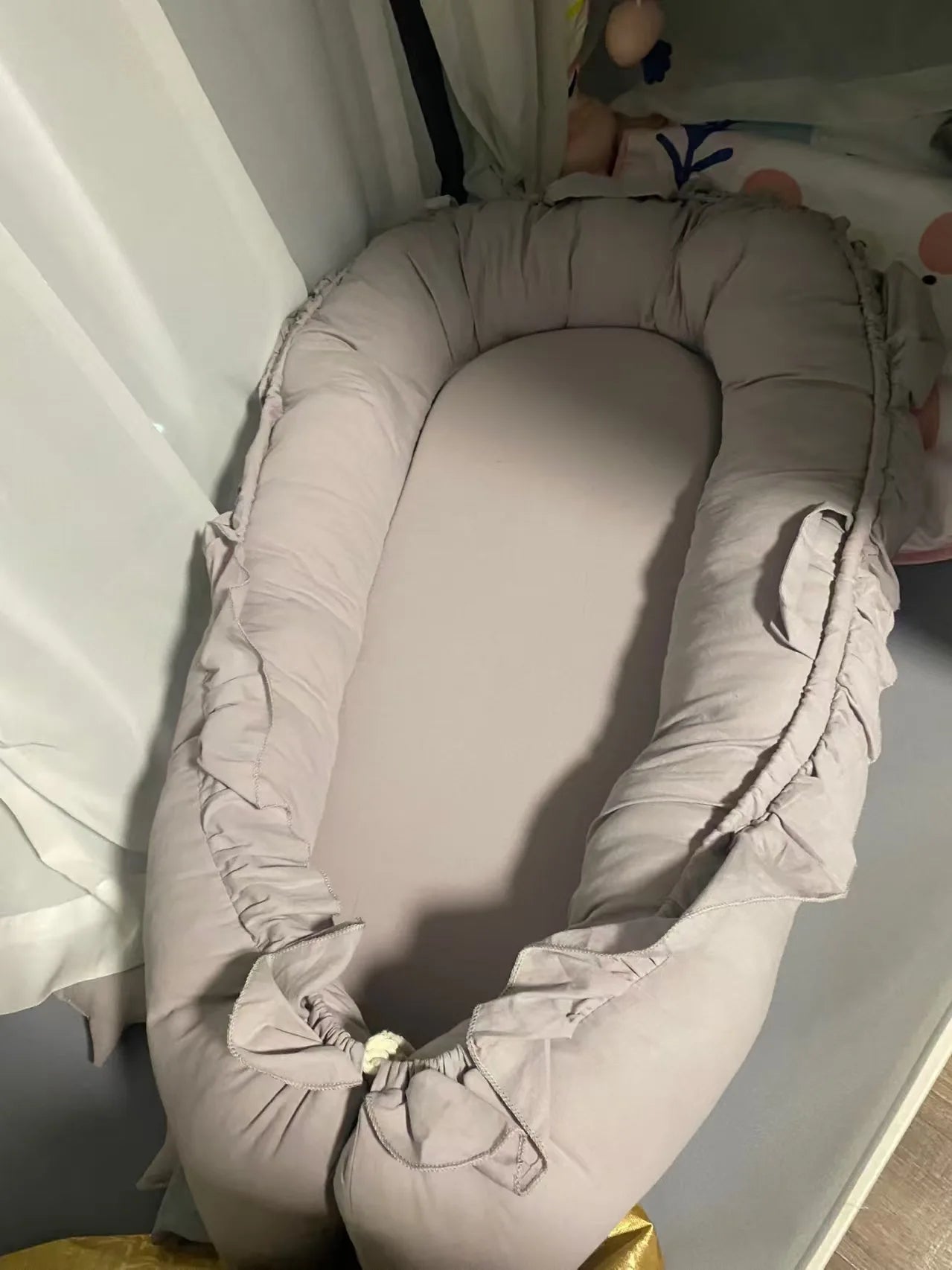 Afneembaar Babynest met Kussen. Comfortabel & Ademend Babymatras