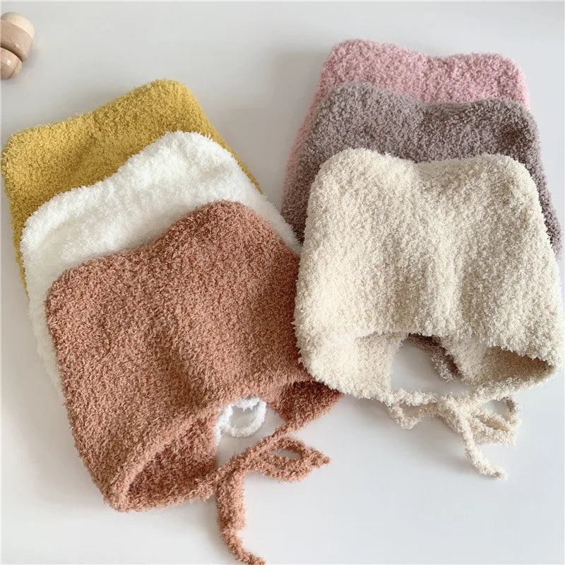 Warme Baby Muts van Lamsvacht – Met Oorflapjes & Touwtjes