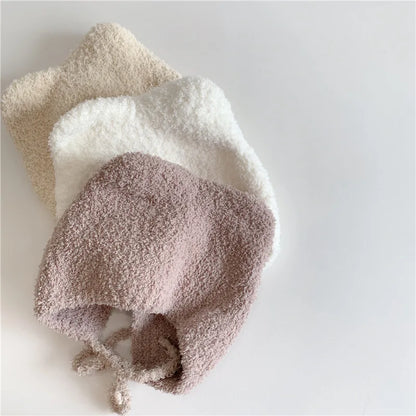 Warme Baby Muts van Lamsvacht – Met Oorflapjes & Touwtjes