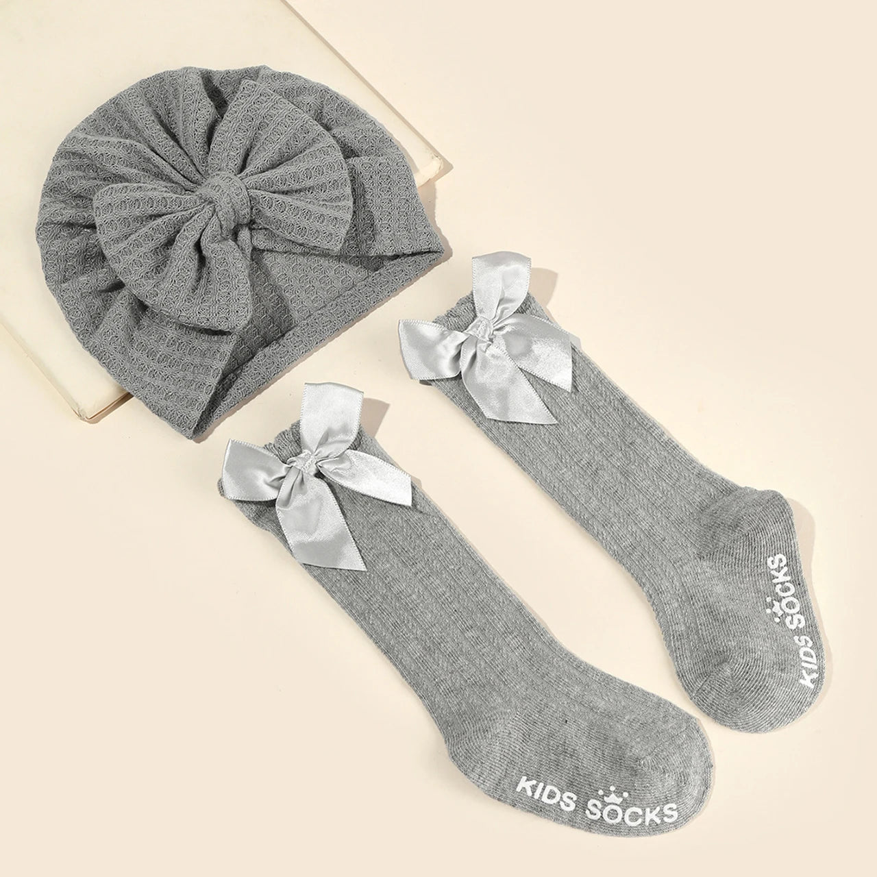 Baby Muts & Sokken Set – 2-delig, Met Bloem, Anti-Slip | Newborn & Peuter Meisjes